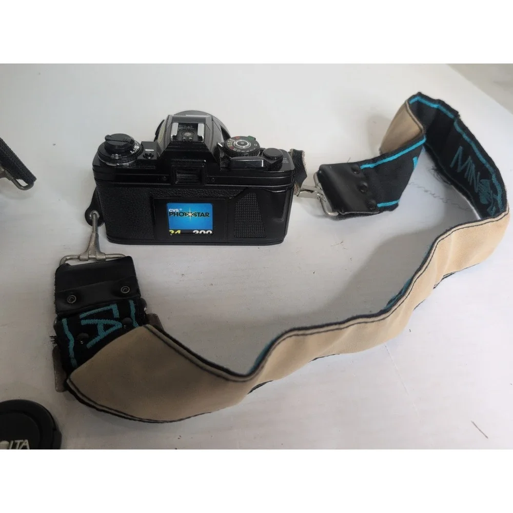Minolta X-700 35mm Film SLR Camera Kit with 28mm Lens
